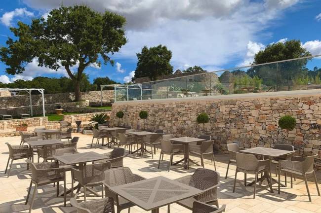 Стол пластиковый обеденный ClipX 80 тортора 800х800х750 мм