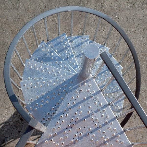 Винтовая лестница Toronto d155