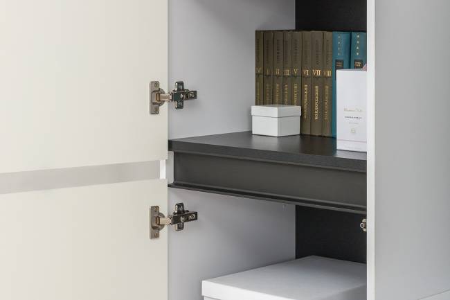 Шкаф с ящиком Сидней 13.202 цвет белый/чёрный/МДФ белый глянец Шкаф с ящиком Сидней 13.202 цвет белый/чёрный/МДФ белый глянец